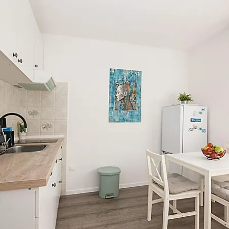 Charmante In Fuer 2 Personen By Interhome Appartement *