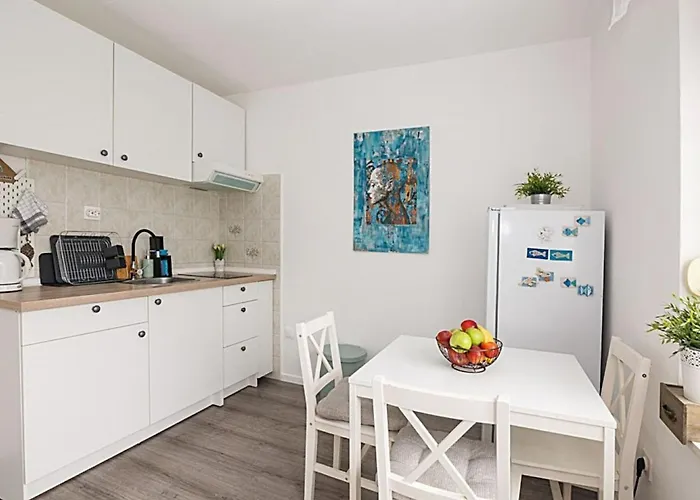 Lejlighed Charmante In Crikvenica Fuer 2 Personen By Interhome