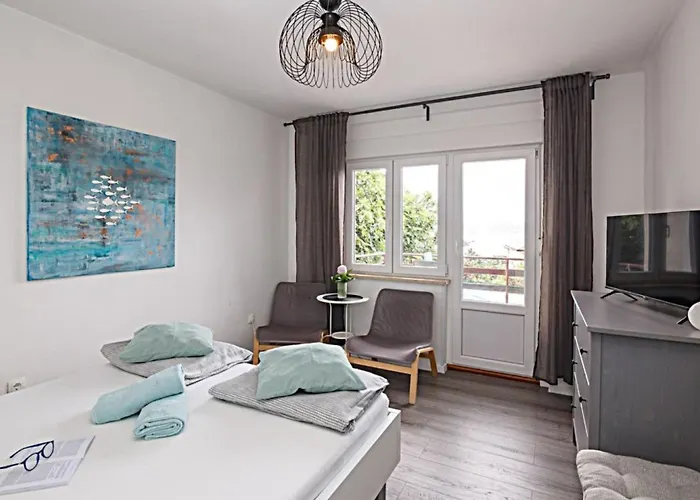 Charmante In Crikvenica Fuer 2 Personen By Interhome * Crikvenica