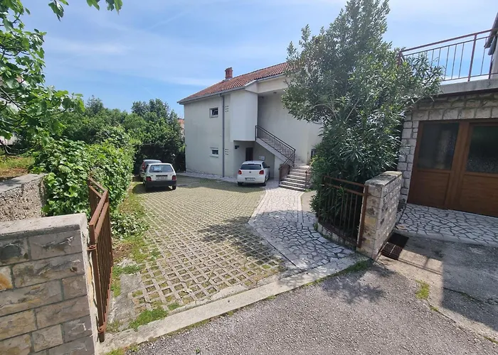 Charmante In Crikvenica Fuer 2 Personen By Interhome Lejlighed